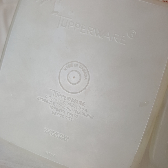 Vtg Tupperwear lot. Measuring Cup. 2 storage container with lids. - Picture 5 of 10